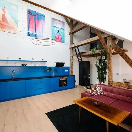 Stadium Side Rooftop Maisonette ブラチスラヴァ