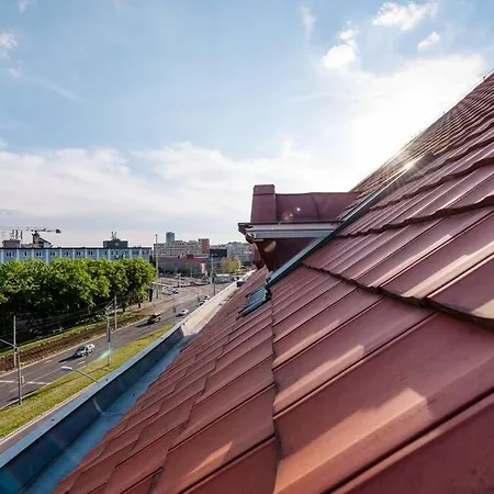Stadium Side Rooftop Maisonette アパート